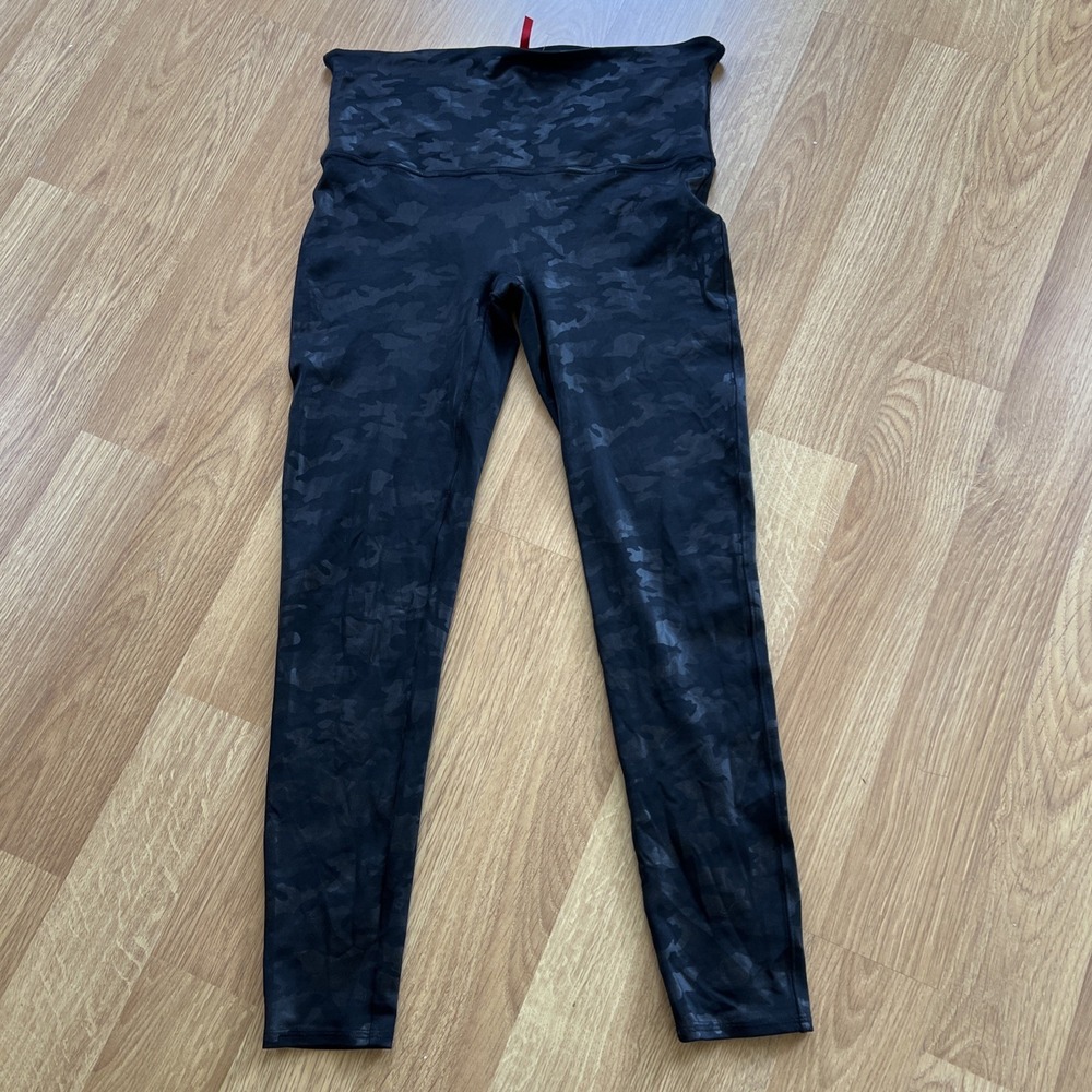 SPANX Leggings Women's Sz 1X High Rise Black Camouflage Tummy‎ Control Workout